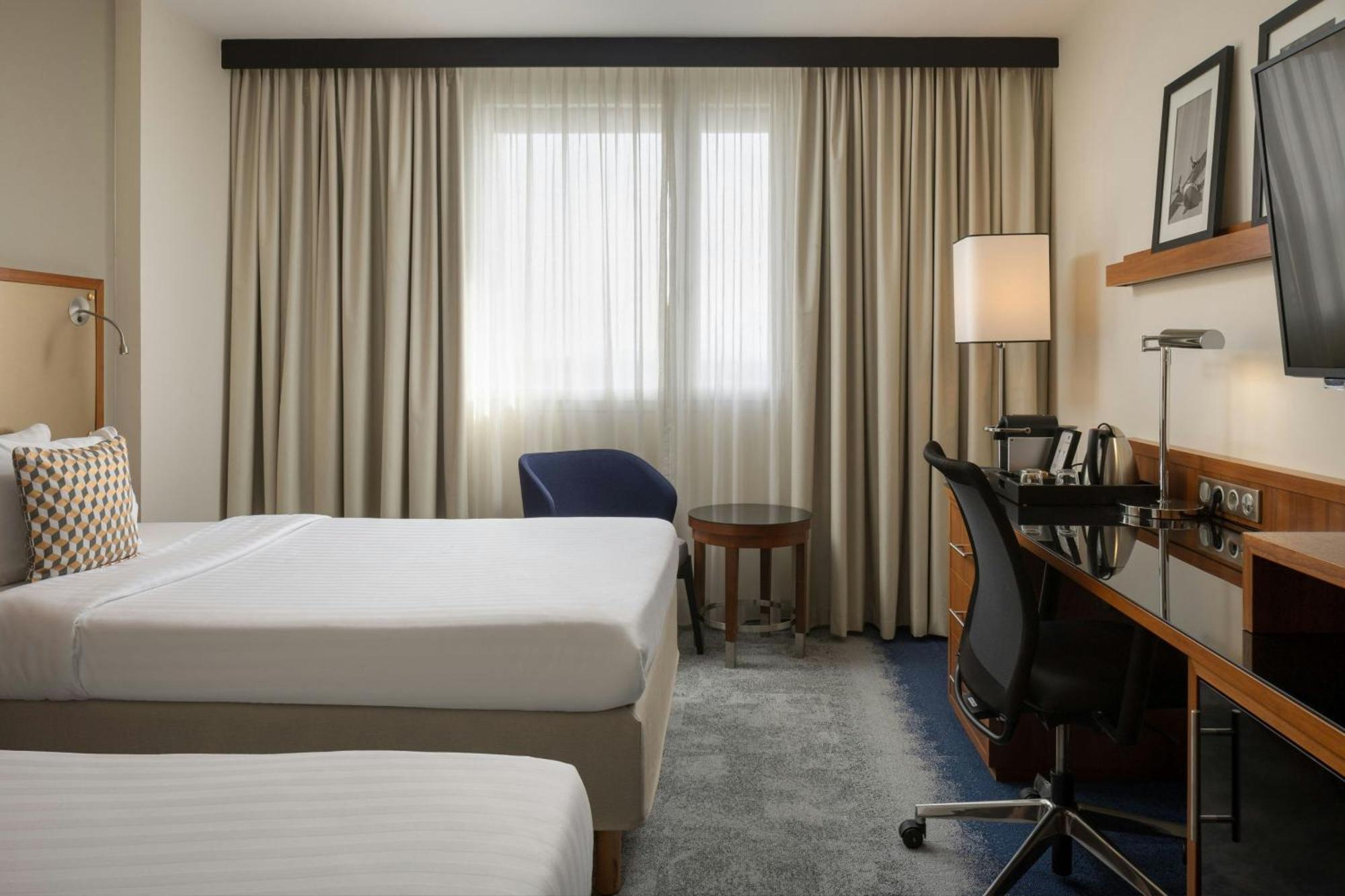 Business Twin Room - Top Floor,1660288397:JPEG