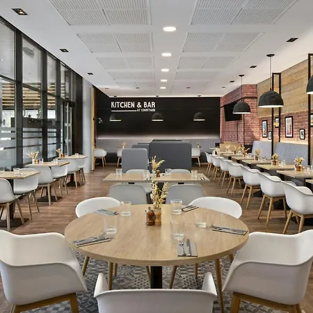 Courtyard By Marriott Toulouse Airport-3